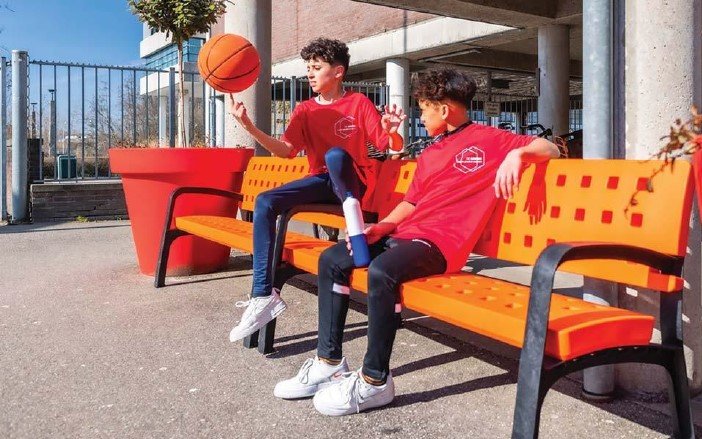 Mobiliario urbano instalado por Belkids Play