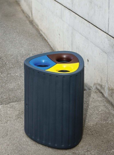 Mobiliario urbano instalado por Belkids Play