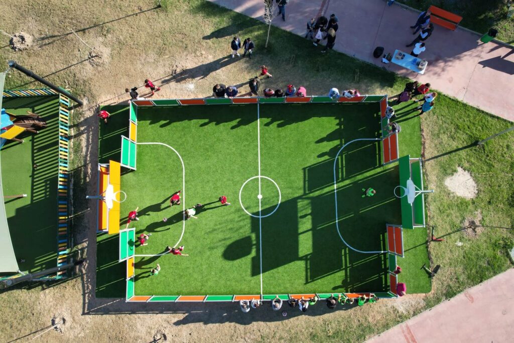 Pista multideporte instalada por Belkids Play