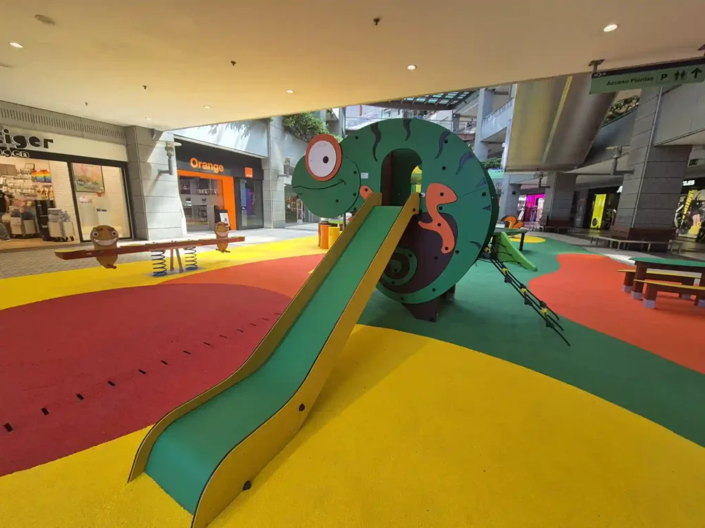 Parque infantil instalado por Belkids Play